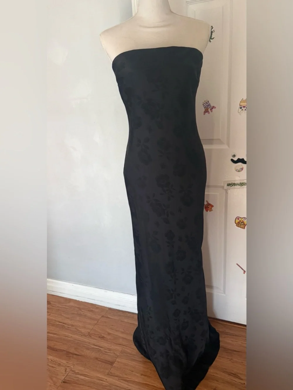 Forever 21 Black Floral Jacquard Maxi Dress - Picture 1 of 4
